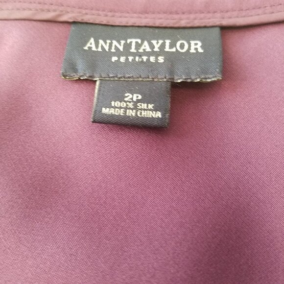 Ann Taylor • Silk Skirt • Classic Cut • At The Knee • Size 2P - Picture 4 of 7